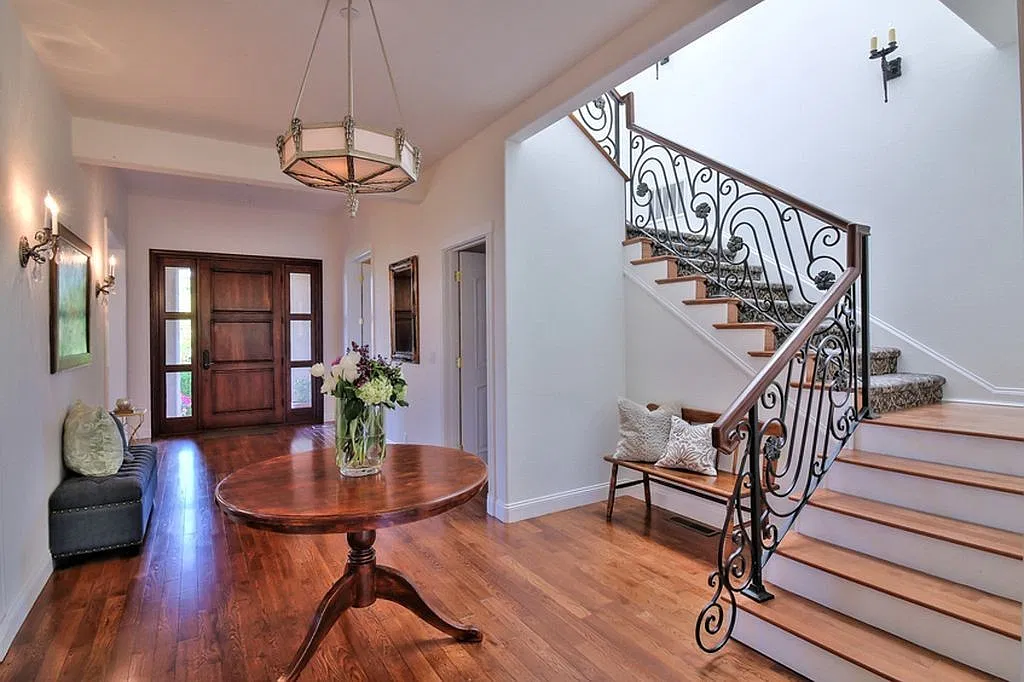 Gorgeous Ruby Hill Executive Home with Detached 1-BR Guest House! — Photo 4