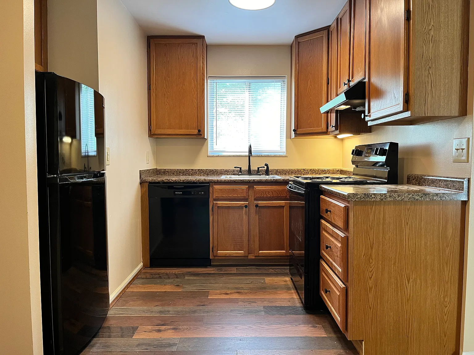 1 bed, 675 sqft, $1,100 — Photo 2