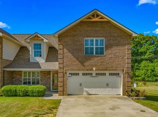 3007 Villas Creekside Dr, Dandridge, TN 37725