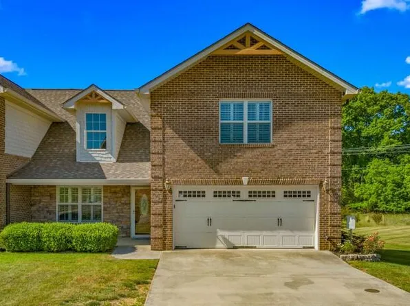 3007 Villas Creekside Dr, Dandridge, TN 37725