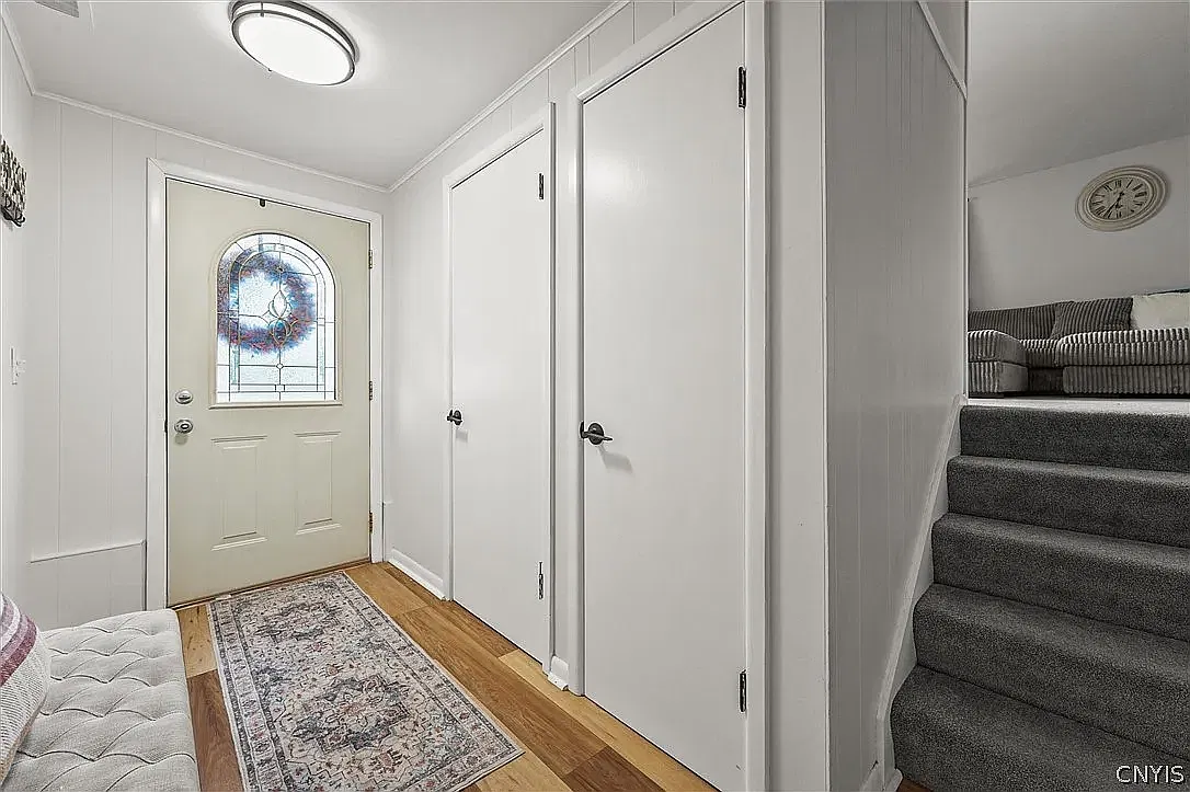 3 bed, 1.5 bath, 1384 sqft, $2,750 — Photo 2