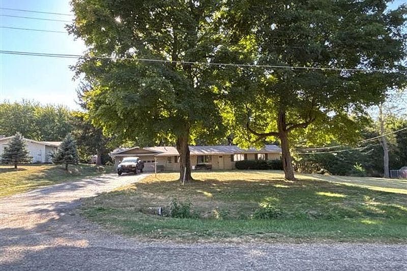 1st image of 105 Sheffield Rd