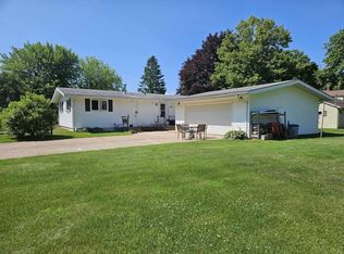 300 W Butternut St, Abbotsford, WI 54405