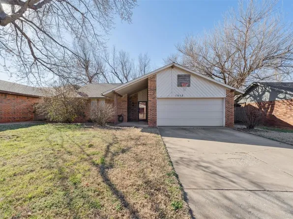 1512 Apollo Rd, Edmond, OK 73003