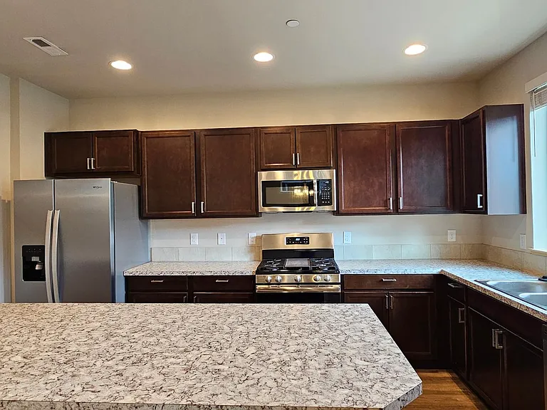 1044 Magnuson Way — Photo 4