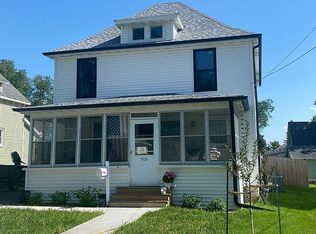 908 1st St SE, Rochester, MN 55904