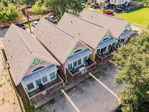 50 W 8th St #A-d, Kemah, TX 77565