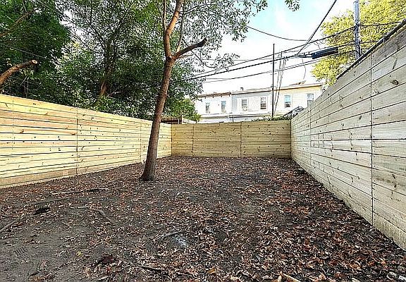 4th image of 2837 Church Ave #2
