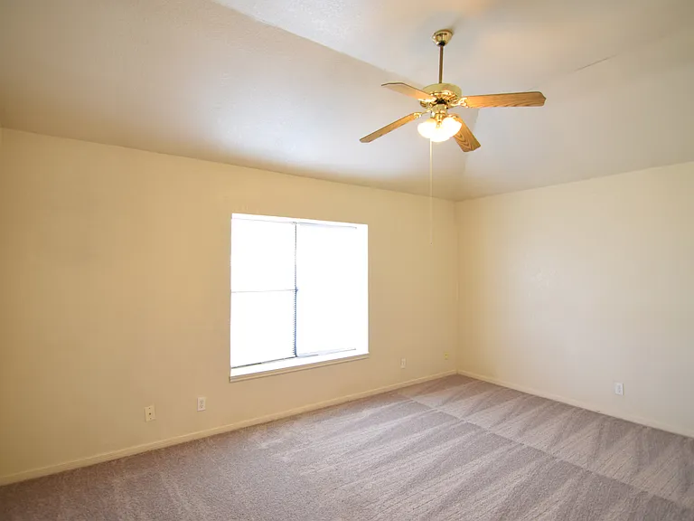 4201 Carolyn Dr — Photo 10
