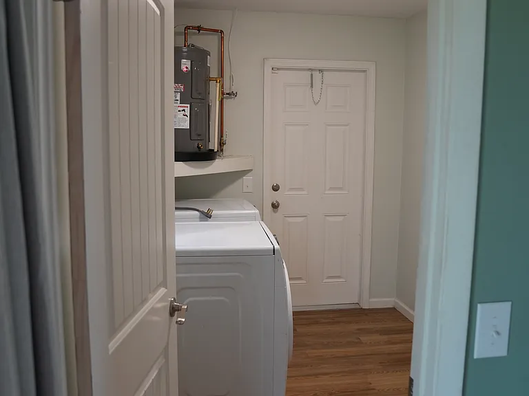 2269 Whitewood Ave — Photo 8