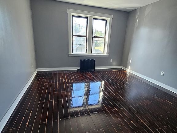 3rd image of 374 Hillside Ave APT 6