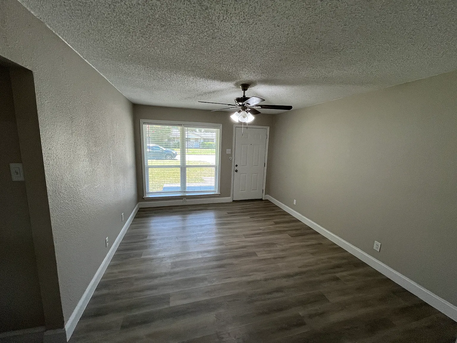 3 bed, 1032 sqft, $1,750 — Photo 4