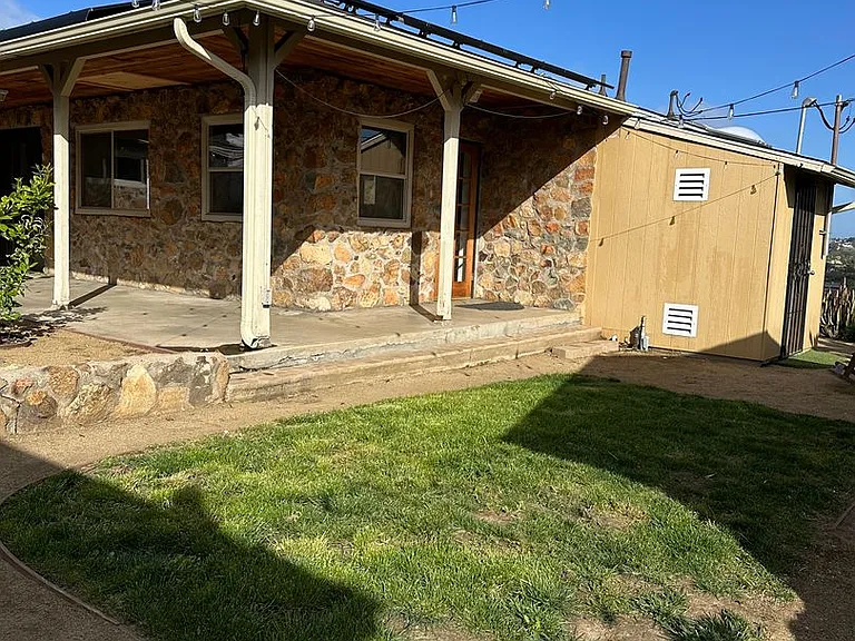 3264 Holly Way — Photo 16