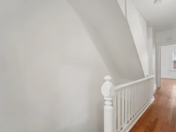 9 Howard Place image 18 of 38