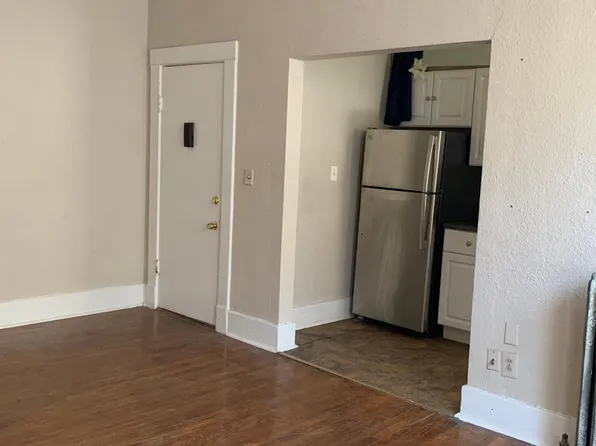 1733 Poplar Ave, Memphis, TN