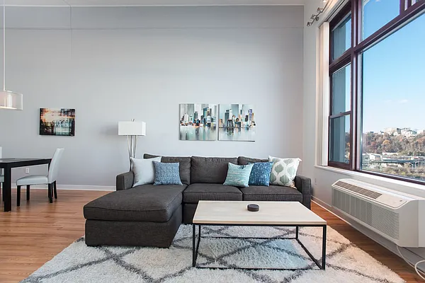 Sold by Nestseekers | media 2