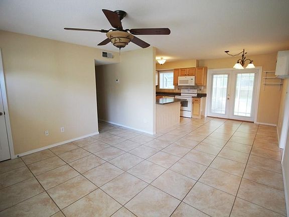 3rd image of 3468 Willow Ln