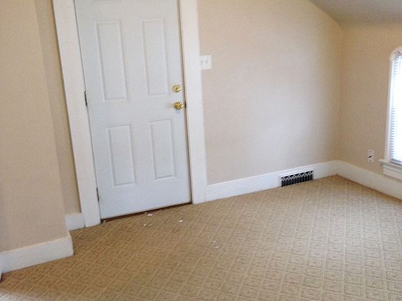 3rd image of 180 Emery Ter APT A