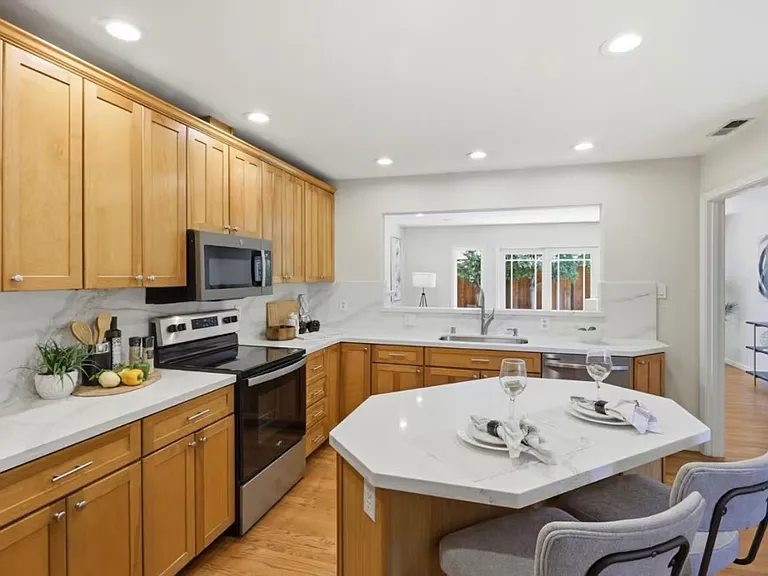 3048 Alexander Ave — Photo 10