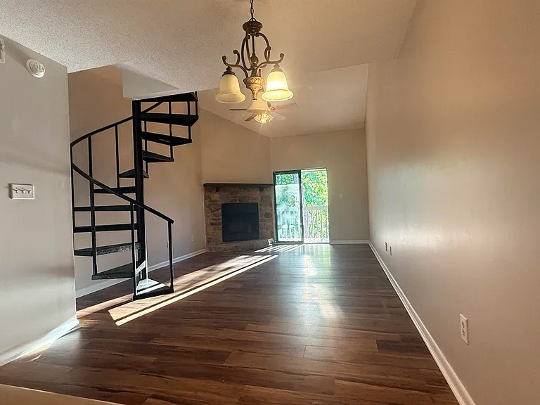 405 Harbison Blvd #B — Photo 6