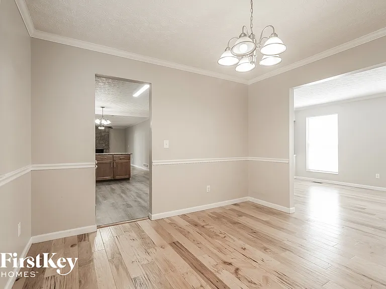 833 Lindenhaven Rd — Photo 4