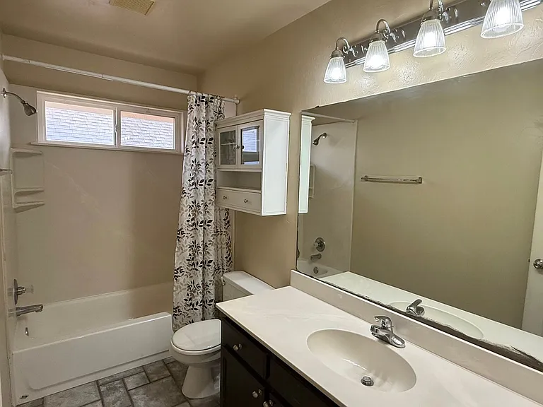800 Blake Ct — Photo 10