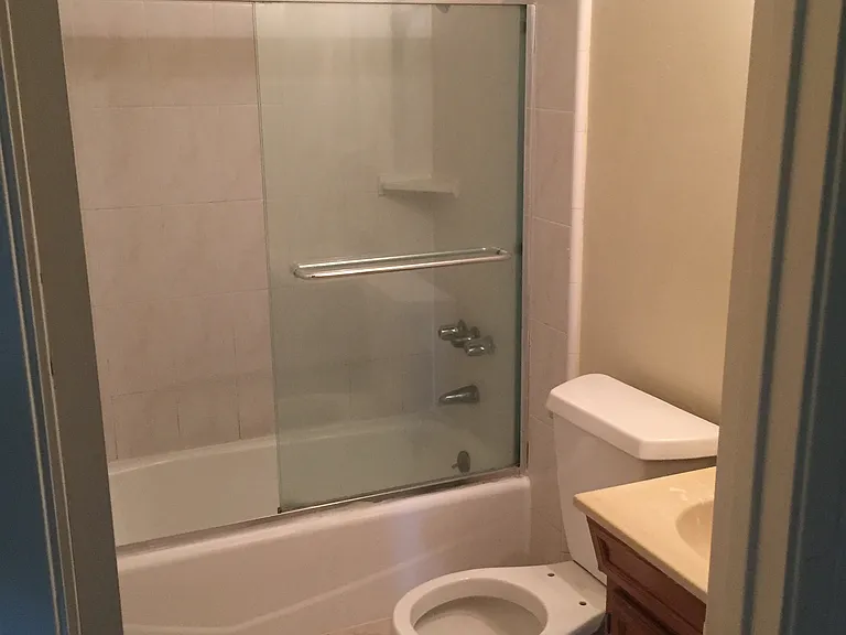 1125 Roewill Dr #5 — Photo 4