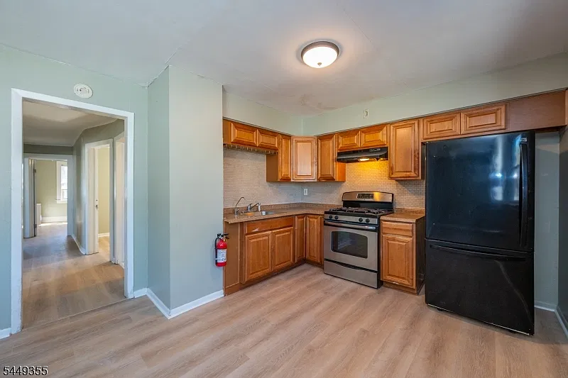 106 Broughton Ave