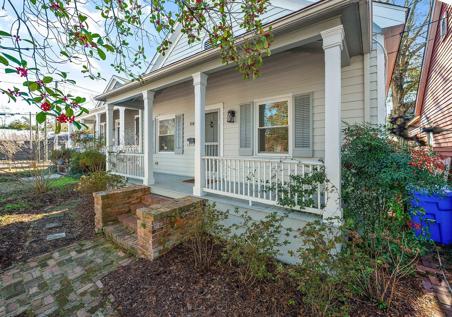 3 Bedroom, 2 Bathroom Cottage In the Heart of Downtown Wilmington — Photo 3