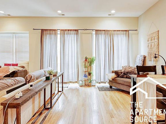 3rd image of 2516 N Willetts Ct APT 2D