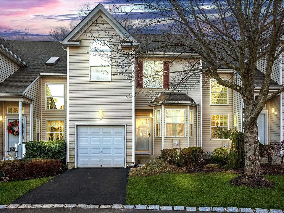 1st image of 18 Cranberry Circle #18