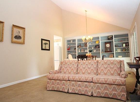 4th image of 77 Hollister Way N #77