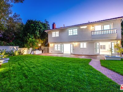 10221 Briarwood Dr, Los Angeles, CA, 90077