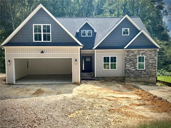 1211 Pine Knolls Rd, Kernersville, NC 27284