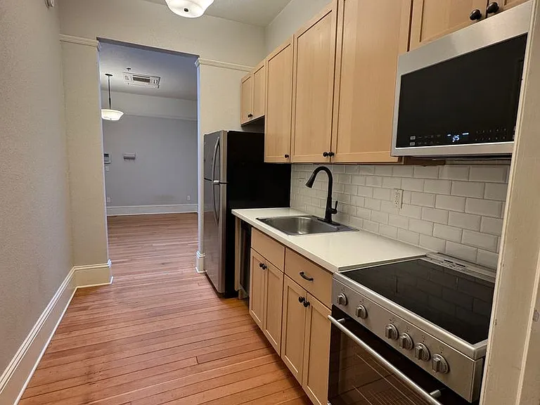 524 E Main St #207 — Photo 1