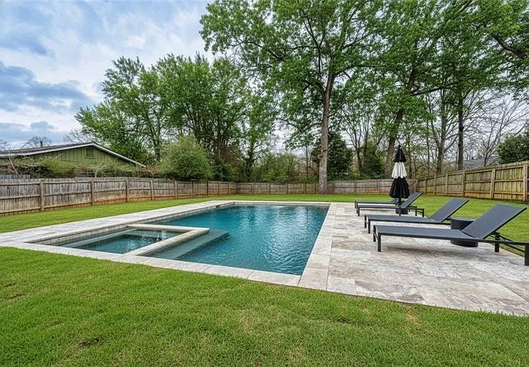 2975 Osborne Rd NE — Photo 44