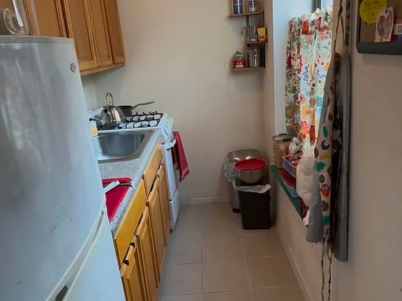 2nd image of 329 W 101st St APT 3A