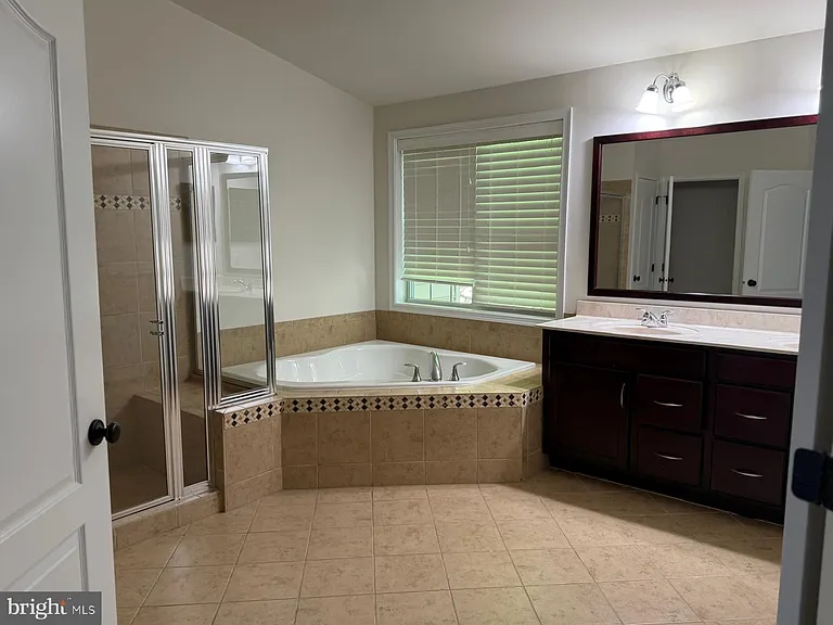 42885 Edgegrove Heights Ter — Photo 17