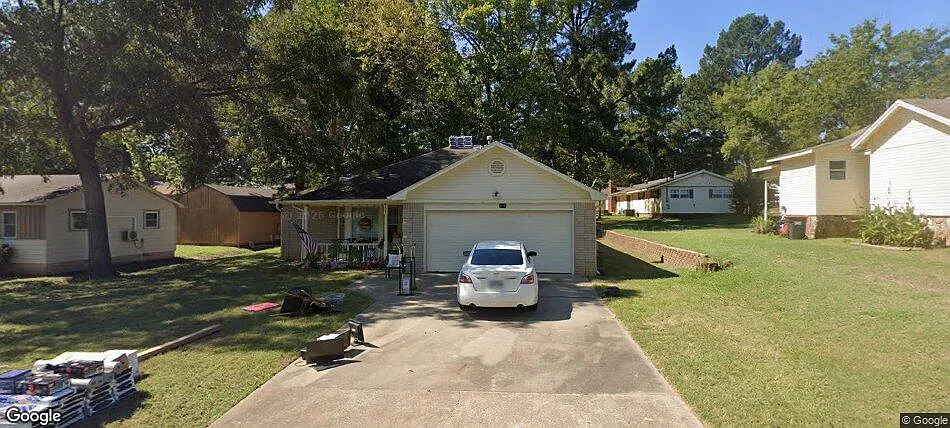 3 bed, 1206 sqft, $1,800 — Photo 1