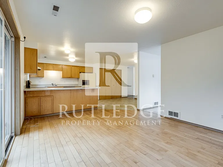 120 Mallory Ln — Photo 12
