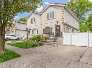 38 Penton St, Staten Island, NY 10309