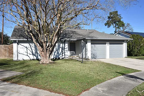 2711 Goldspring Ln Photo 1