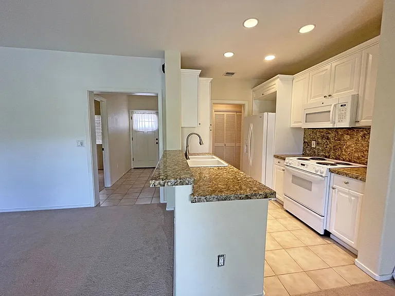 92-1078 Olani St #4 — Photo 8