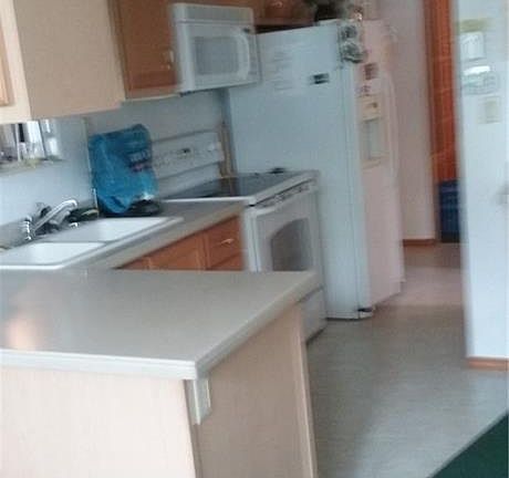 3rd image of 42 Windward Dr