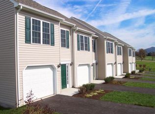 6826 Village Green Dr, Roanoke, VA 24019