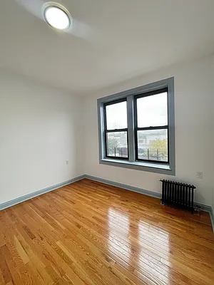 Rented by Sovereign Realty of NY Inc | media 21