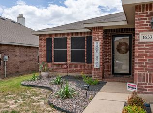 1633 Thorntree Ln, Justin, TX 76247