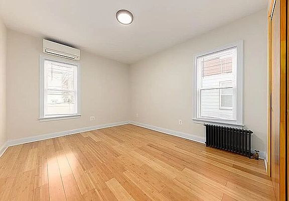 5th image of 423 E 4th St #1F