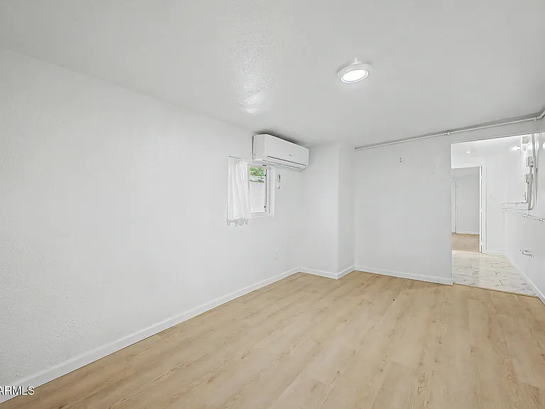 2038 E Lemon St — Photo 10