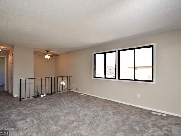 4th image of 9967 Cord St NE
